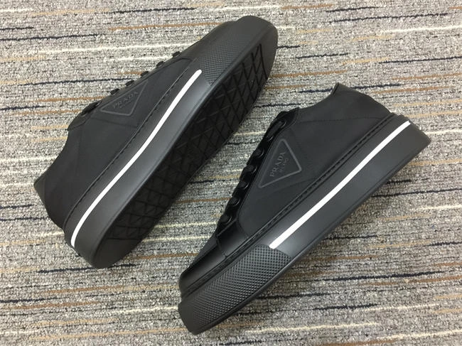 Pra*a leather sneaker unique 3322