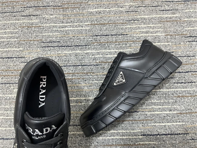 Pra*a leather sneaker seasonal 3308