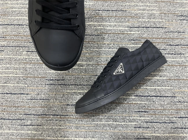 Pra*a leather sneaker sportinspired 3310