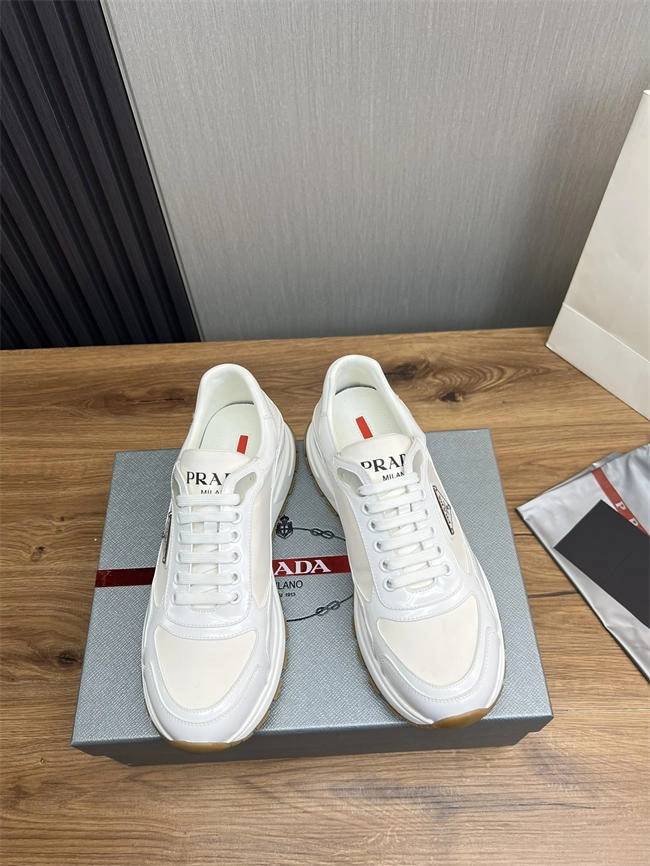 refined Pra*a runner sneaker 3197