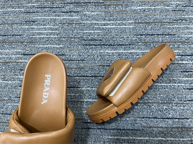 sophisticated Pra*a slipper 3345