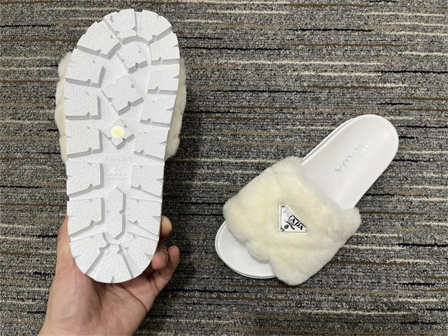 sportinspired Pra*a slipper 3348