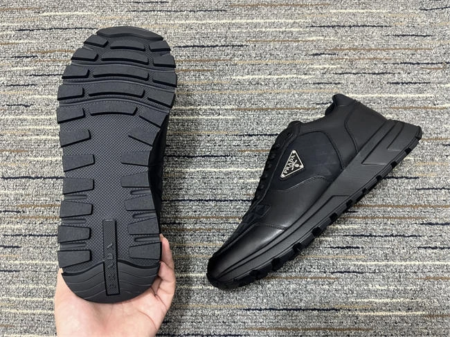 Pra*a sneaker dailywear 3357