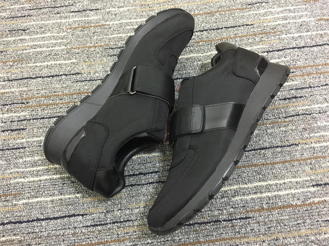 stretchable Pra*a sneaker 3368