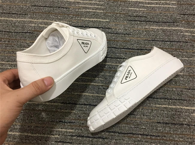 sportinspired Pra*a sneaker 3376