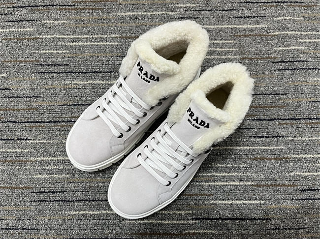 neat Pra*a sneaker women 3392